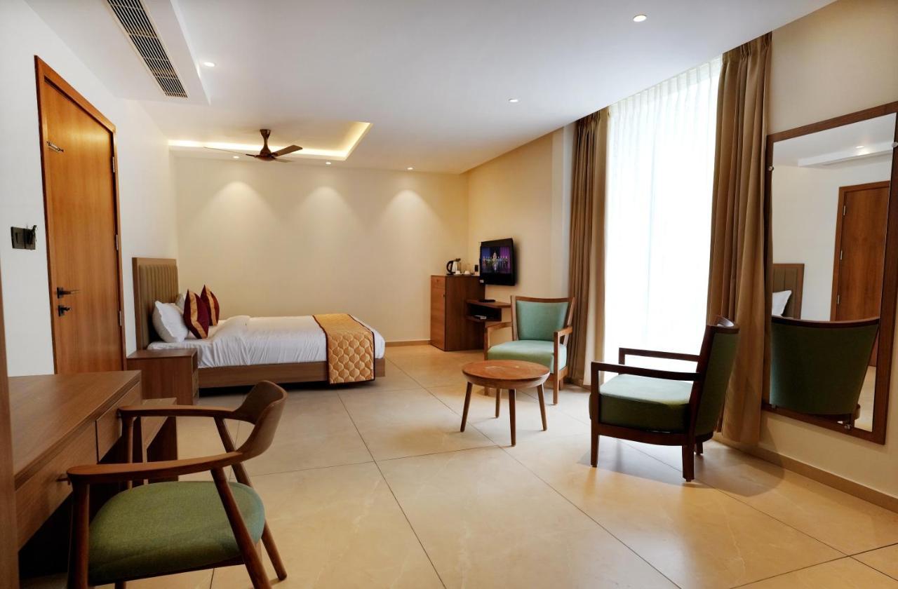 Bluemist Resorts Athirappilly Exterior photo